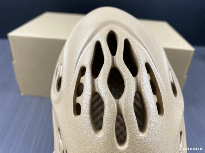 Foam Adidas Yeezy RNNR Ochre GW3354 0813